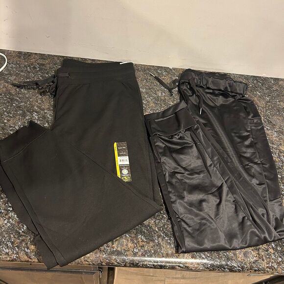 NWT Lot of 2 Black Stretchy Joggers Pants Womens Large NEW! - Picture 1 of 3